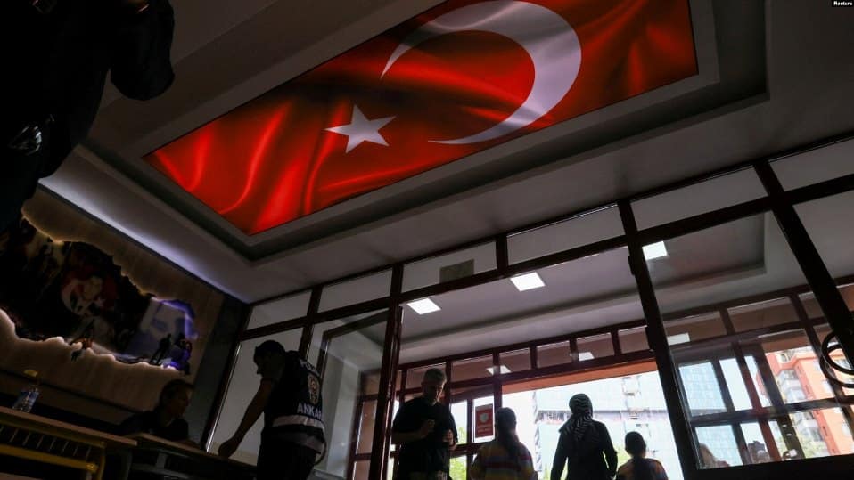 Предварительные данные ЦИК: На выборах президента Турции Эрдоган набирает 52%, Кылычдароглу – 47%